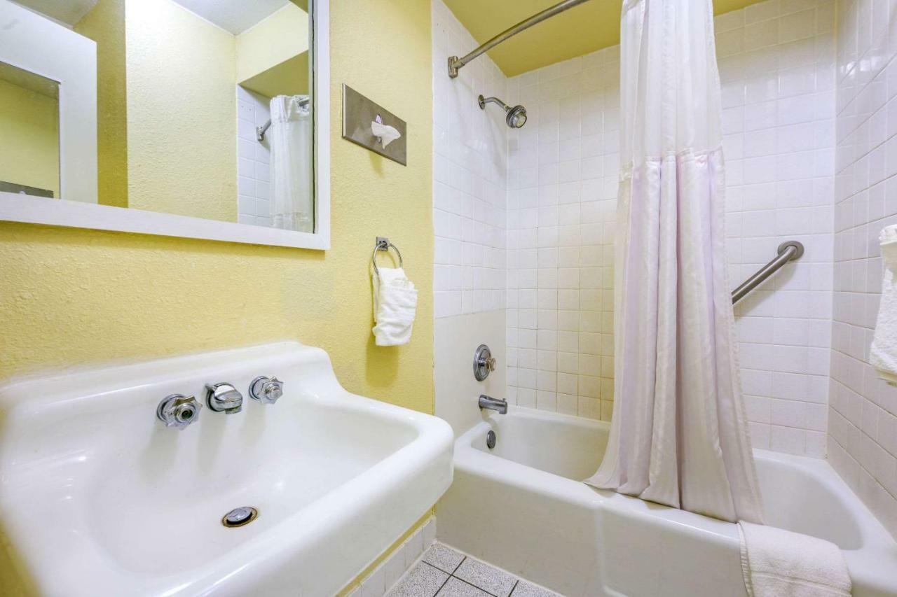 Aire Hotel Lebanon Hershey エクステリア 写真